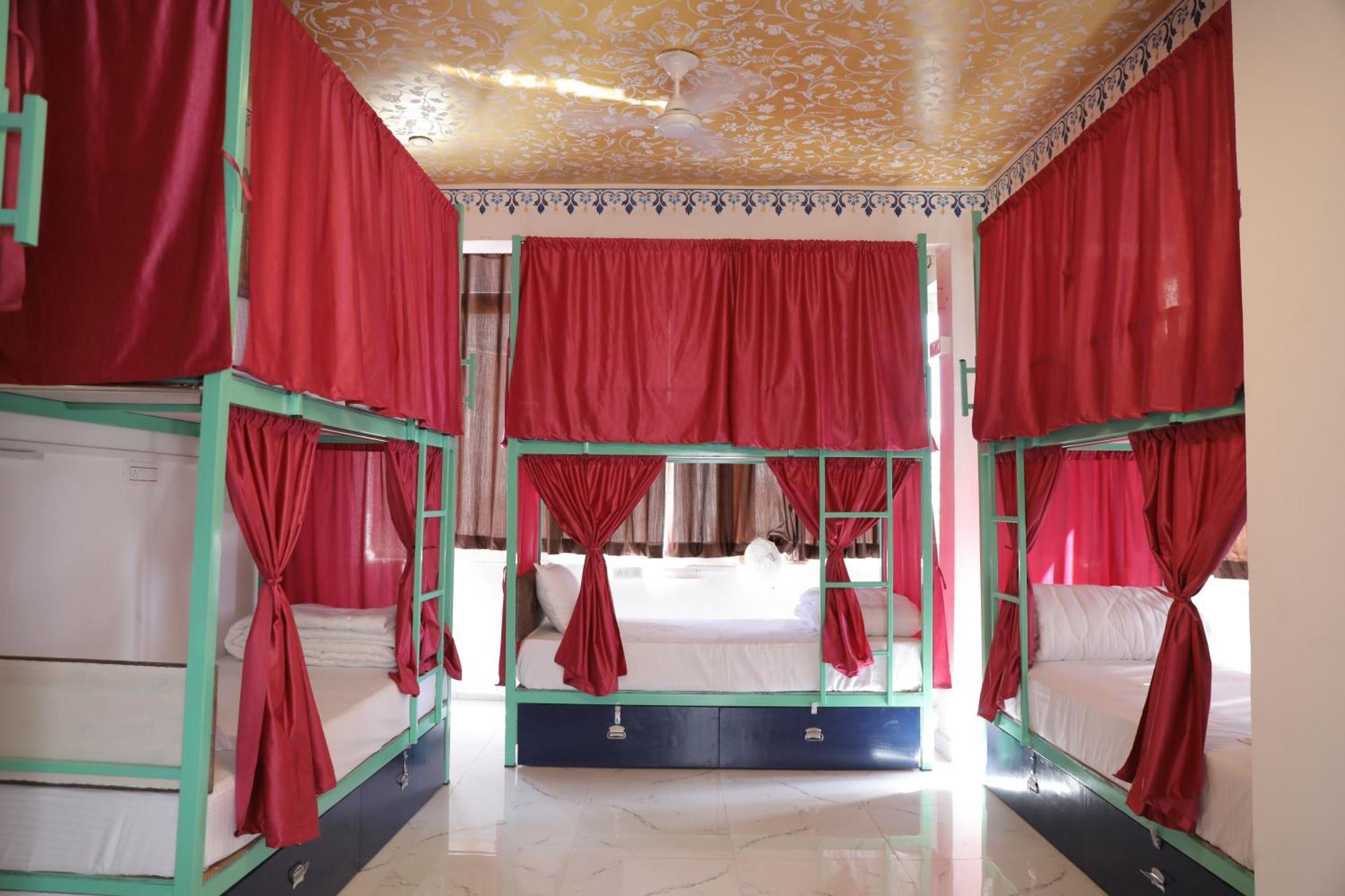 Hostel Funky Bunky Udaipur Exterior photo